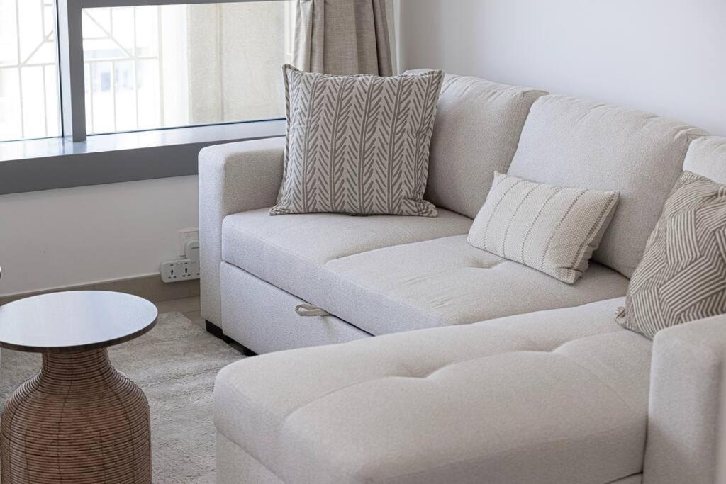 Luxurious 1-bed, 2-bath With Burj Khalifa Views *