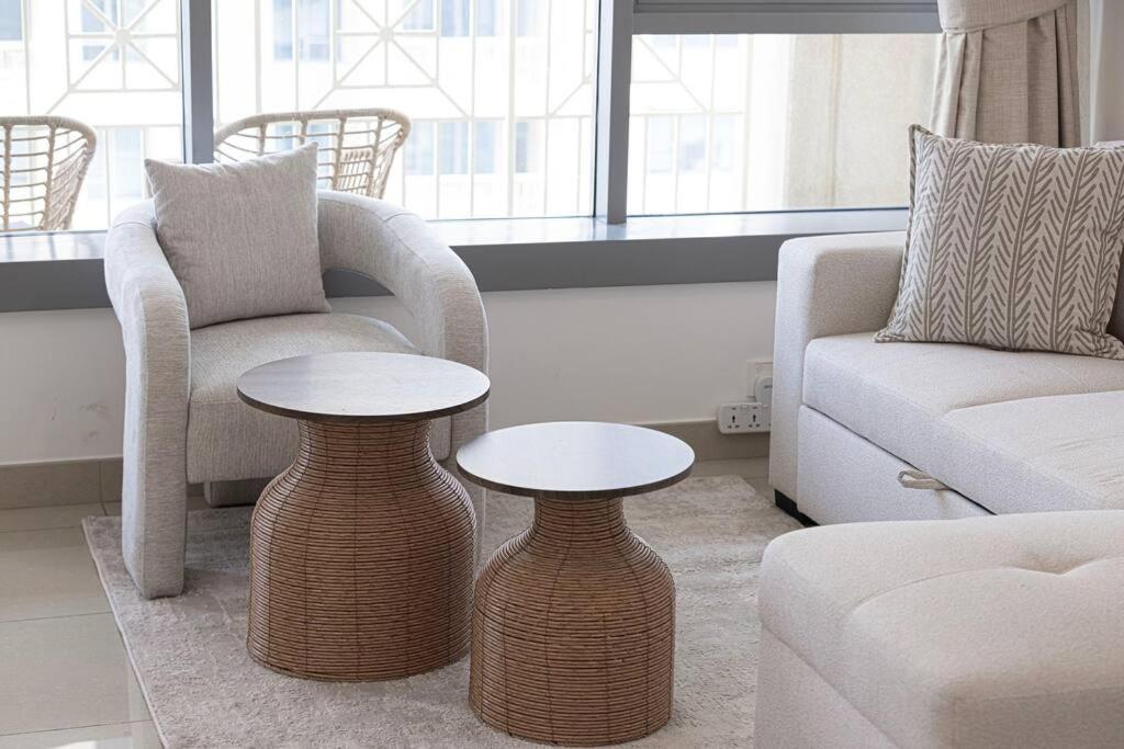 Luxurious 1-bed, 2-bath With Burj Khalifa Views * Dubai